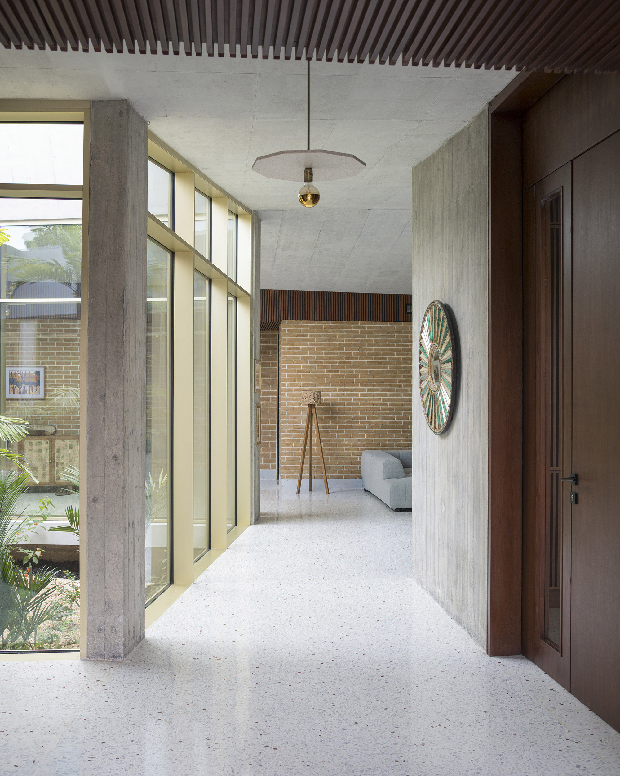 LOCAL_ABIDJAN_CROCODILE_LD_15